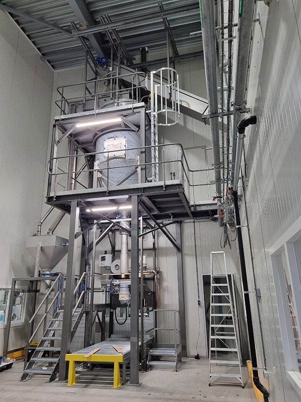 Installatie van industriële machine door Uptech